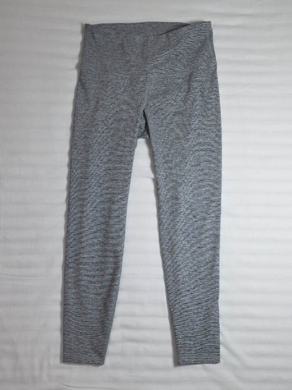 0776 Old Navy Heather Gray Active Leggings; Medium‎